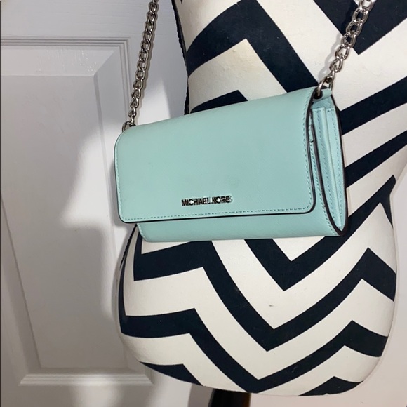 HP🎉NEW Michael Kors Saffiano Leather Wallet/Chain - Picture 3 of 16